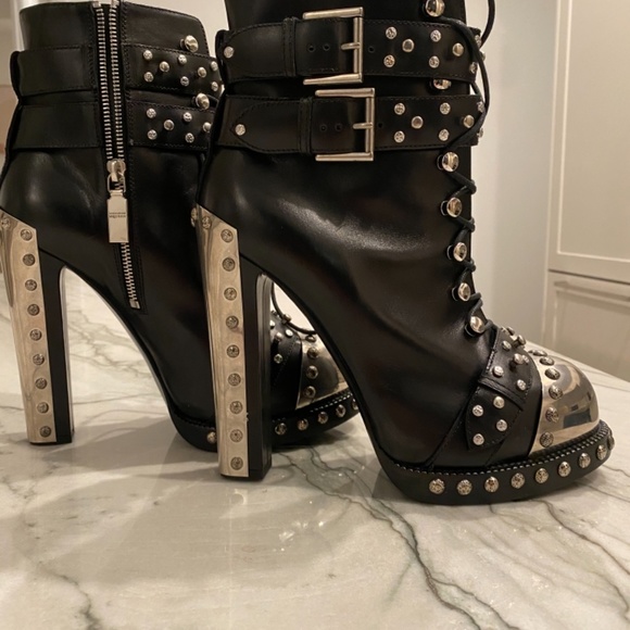 Alexander McQueen Statement Combat Boots - Picture 3 of 13